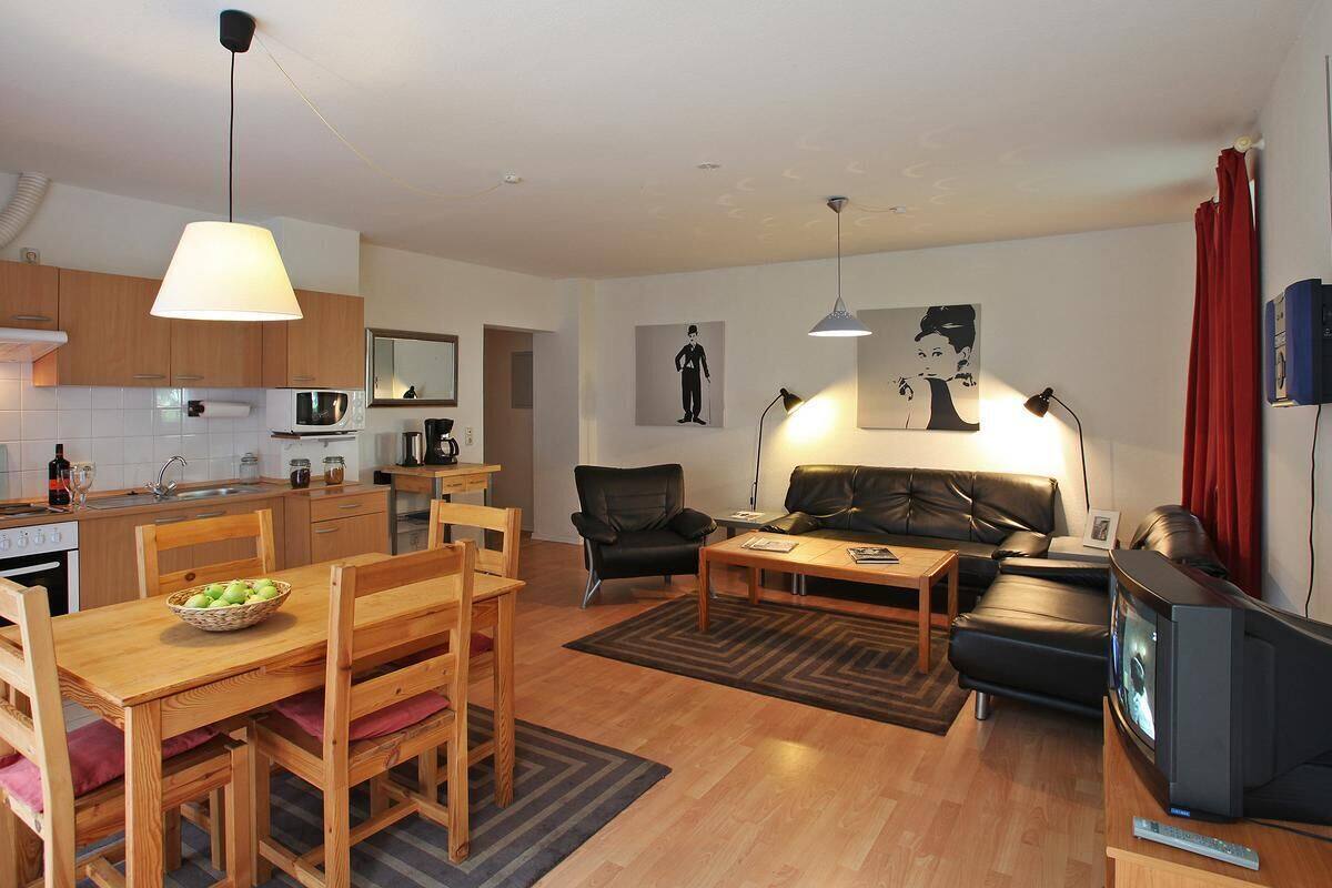 Appartement, 2 chambres (Nr 3) | Coin séjour | Télévision à écran plat, table de tennis de table
