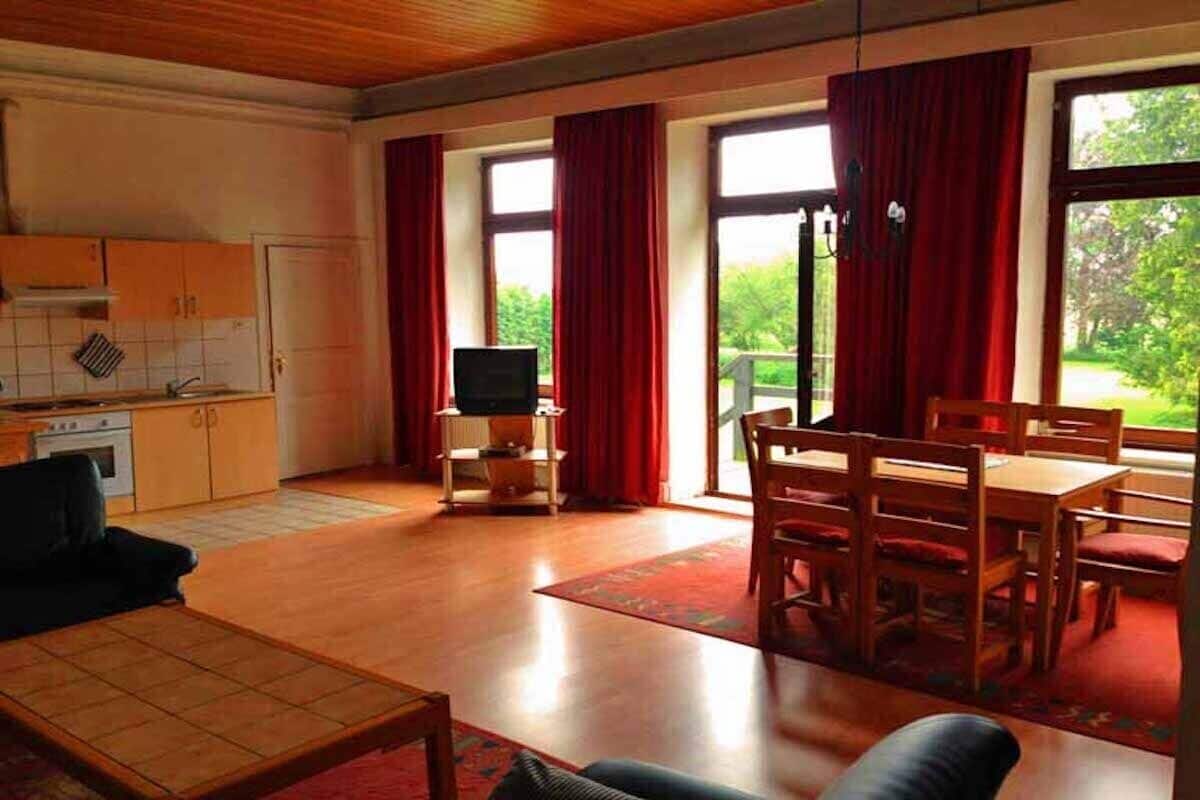 Appartement, 2 chambres (Nr 10) | Coin séjour | Télévision à écran plat, table de tennis de table