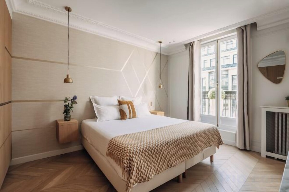 Premium bedding, pillowtop beds, in-room safe, blackout drapes
