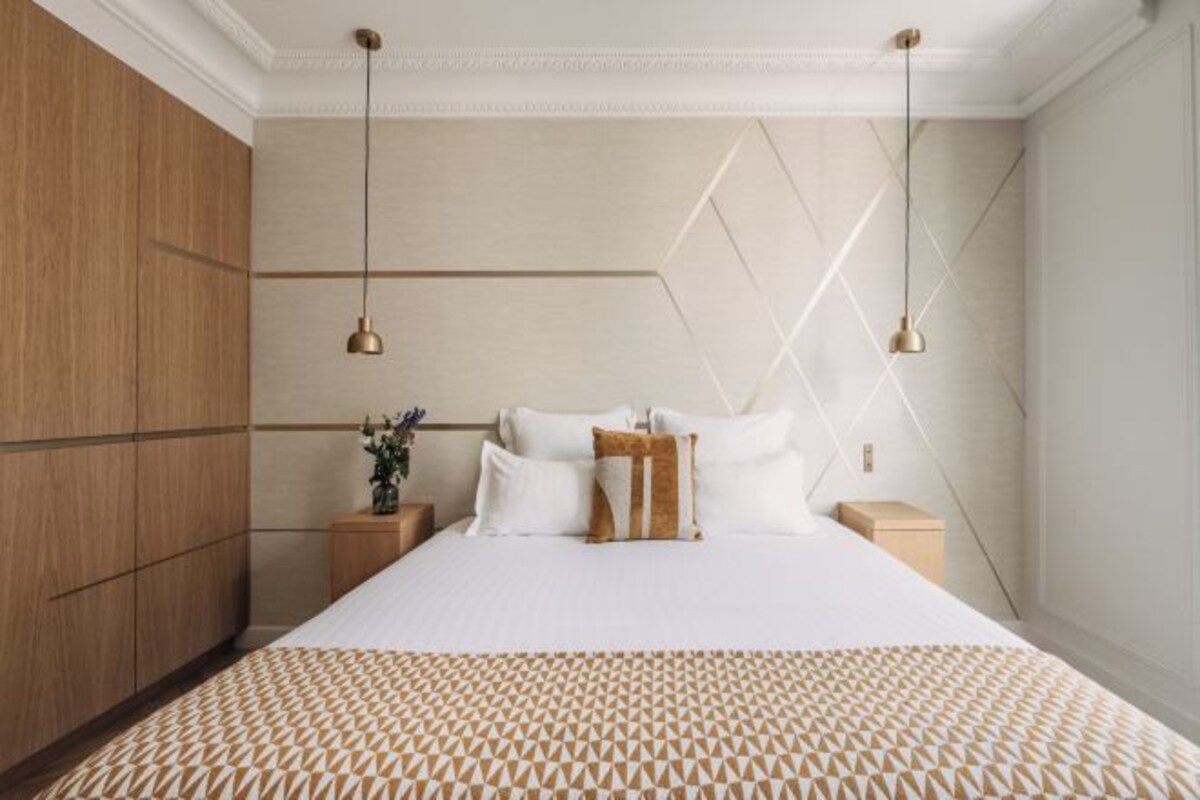 Hochwertige Bettwaren, Pillowtop-Betten, Zimmersafe