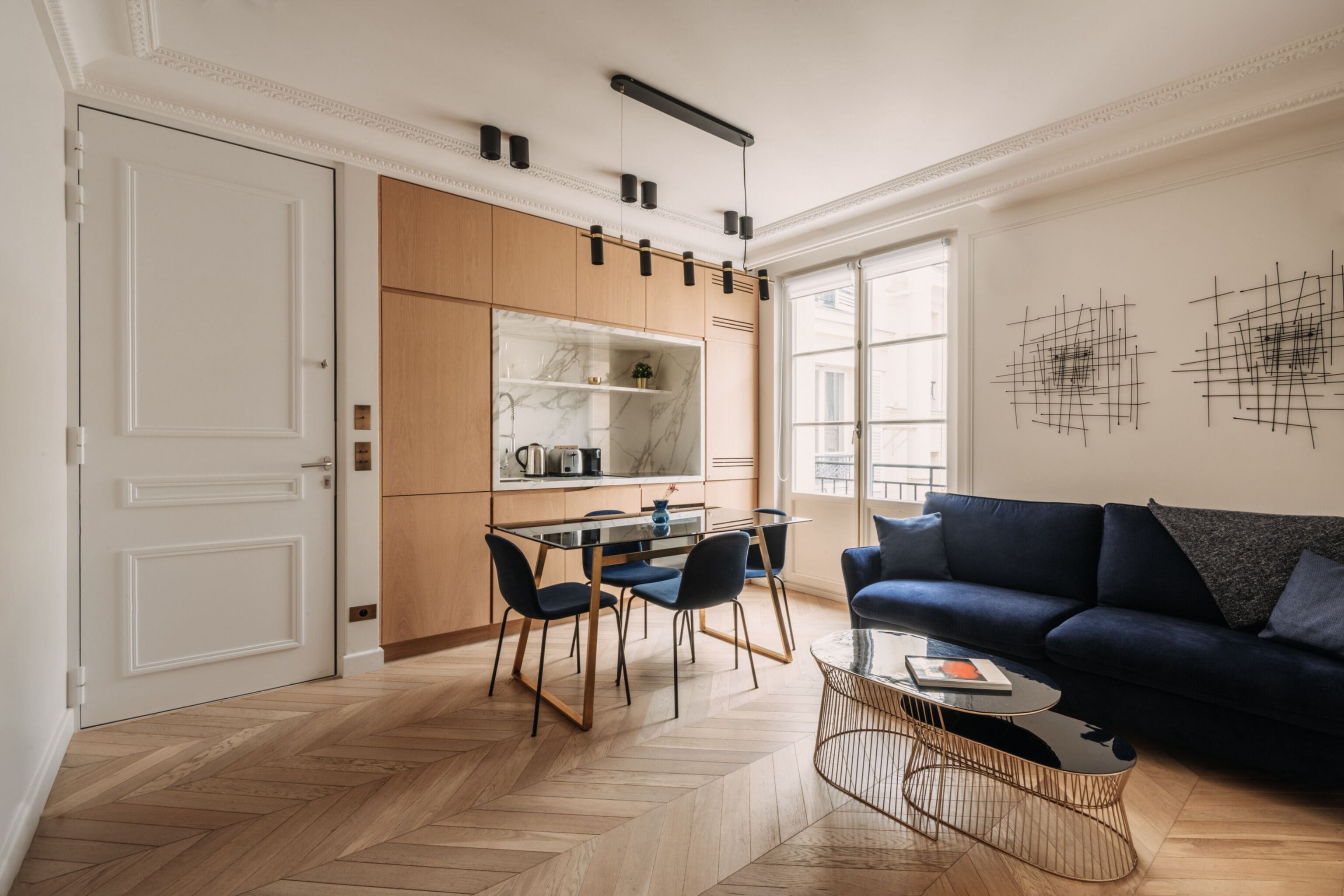 Rivoli I | Living area | 55-inch flat-screen TV with cable channels, TV, Netflix