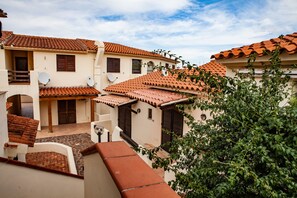 Apartment, 1 Bedroom | Courtyard view