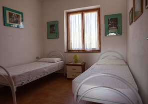 Apartment, 2 Schlafzimmer | 2 Schlafzimmer, individuell dekoriert, individuell eingerichtet