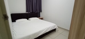 3 bedrooms, iron/ironing board, WiFi, bed sheets - *Self-Check-in*[4-6PAX] 3BR Private Condo @ Petaling Jaya (Pusat Perdagangan Dana 1)