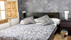 Double Room (Senda) | Free cribs/infant beds, bed sheets