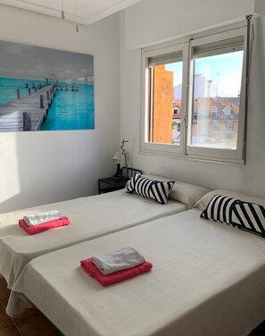 1 bedroom, individually furnished, desk, soundproofing - Restaurante y Hotel Puerta de Aranda (Aranda de Duero)