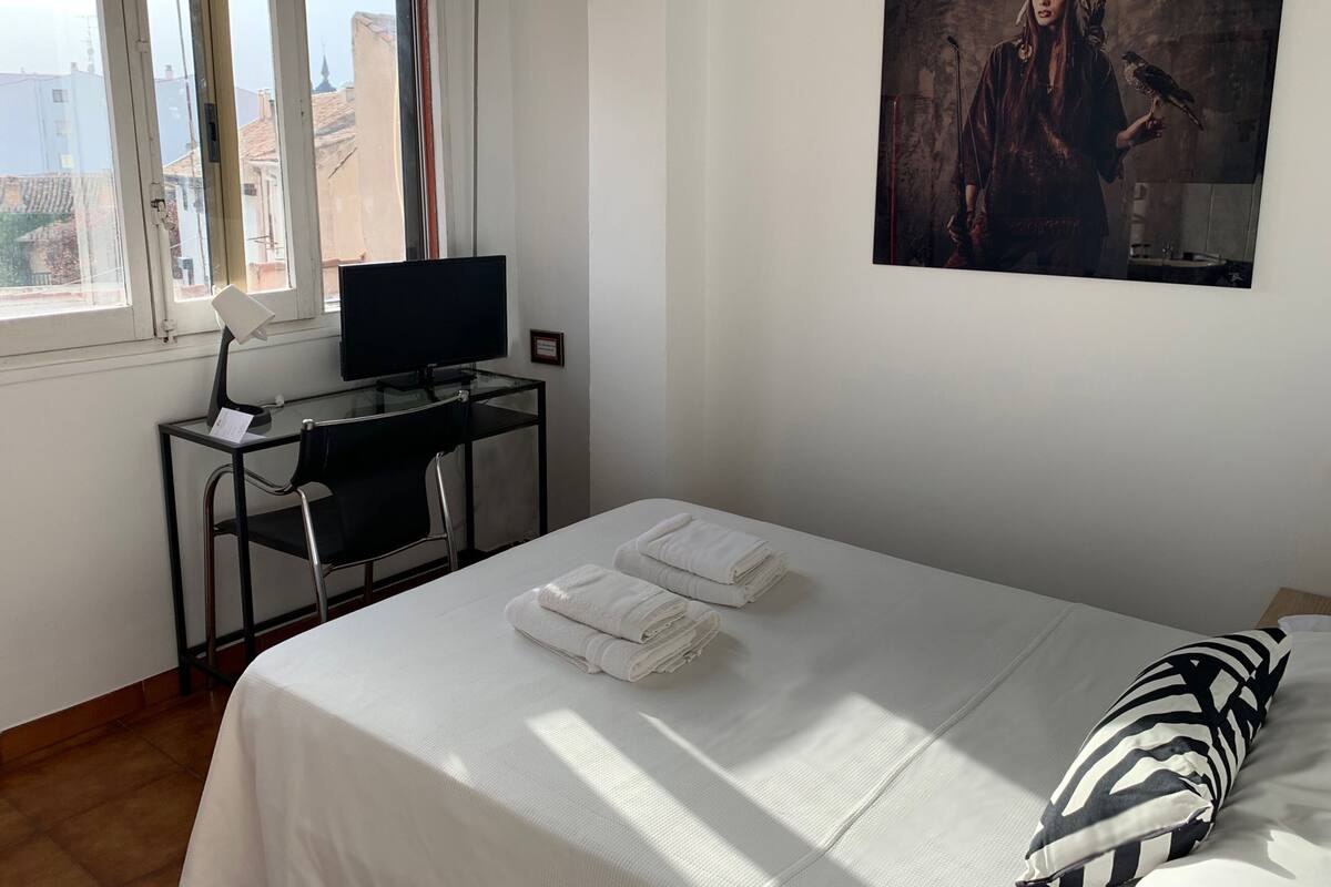 1 bedroom, individually furnished, desk, soundproofing