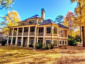 Exterior - Gated Reynolds Direct Lake & Golf Front home. Large private Dock. Wide water. (Greensboro)