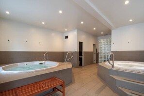 Shared hot tubs!