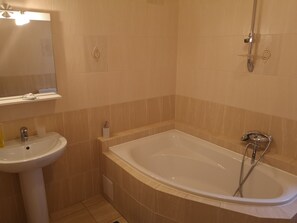Bathroom - Academ House - Hostel (Kyiv)