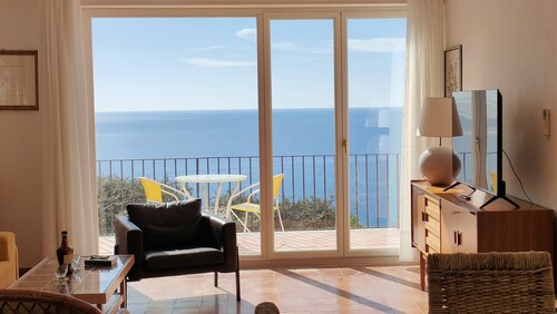 Villa with a spectacular view,  in a peaceful location, very romantic,