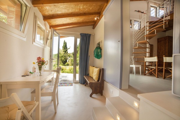 Kitchen with direct door to the garden