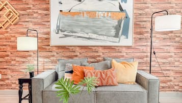 Smart TV, Netflix, streaming services, printers