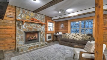 TV, fireplace, DVD player