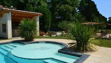 Piscine extérieure, piscine chauffée