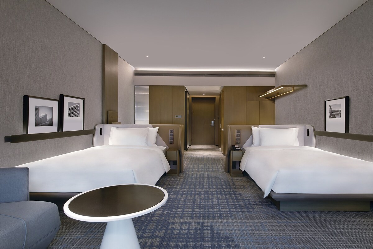 Premium bedding, down duvets, pillow-top beds, minibar