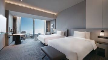 Ylelliset vuodevaatteet, untuvapeitot, pillowtop-patjalliset sängyt