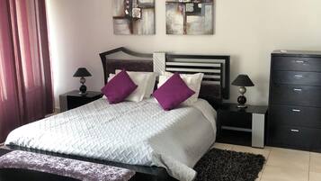 3 bedrooms, in-room safe, desk, soundproofing