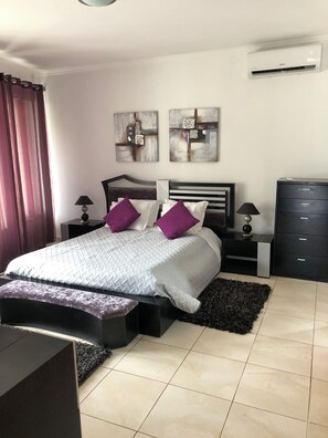 3 bedrooms, in-room safe, desk, soundproofing