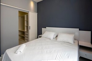 2 bedrooms, iron/ironing board, Internet, bed sheets