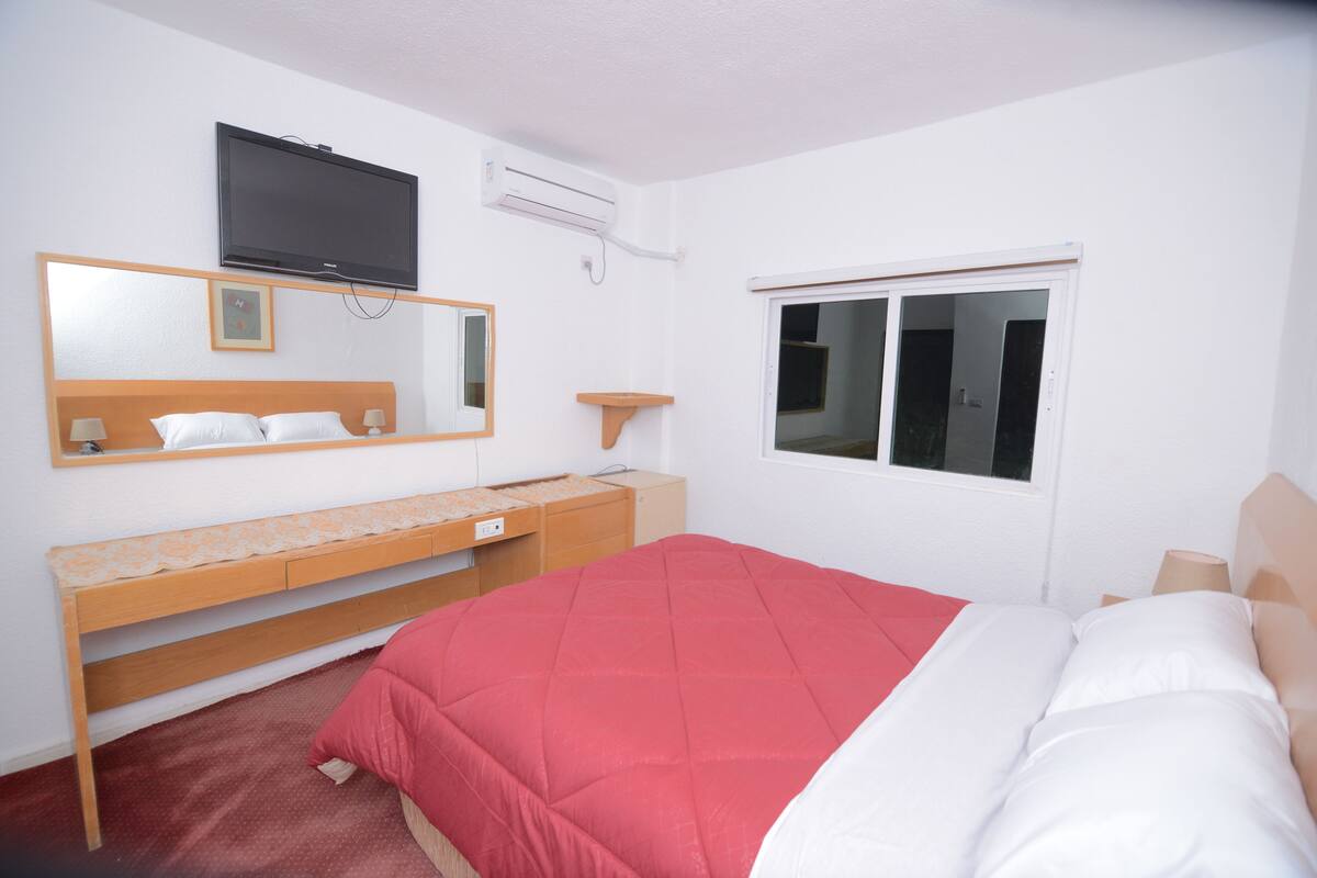 Desk, free WiFi, bed sheets