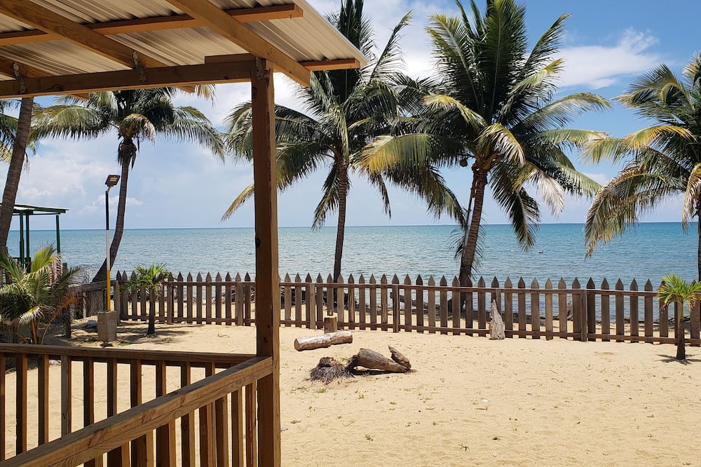 Pal's on the Beach - A Gold Standard Hotel