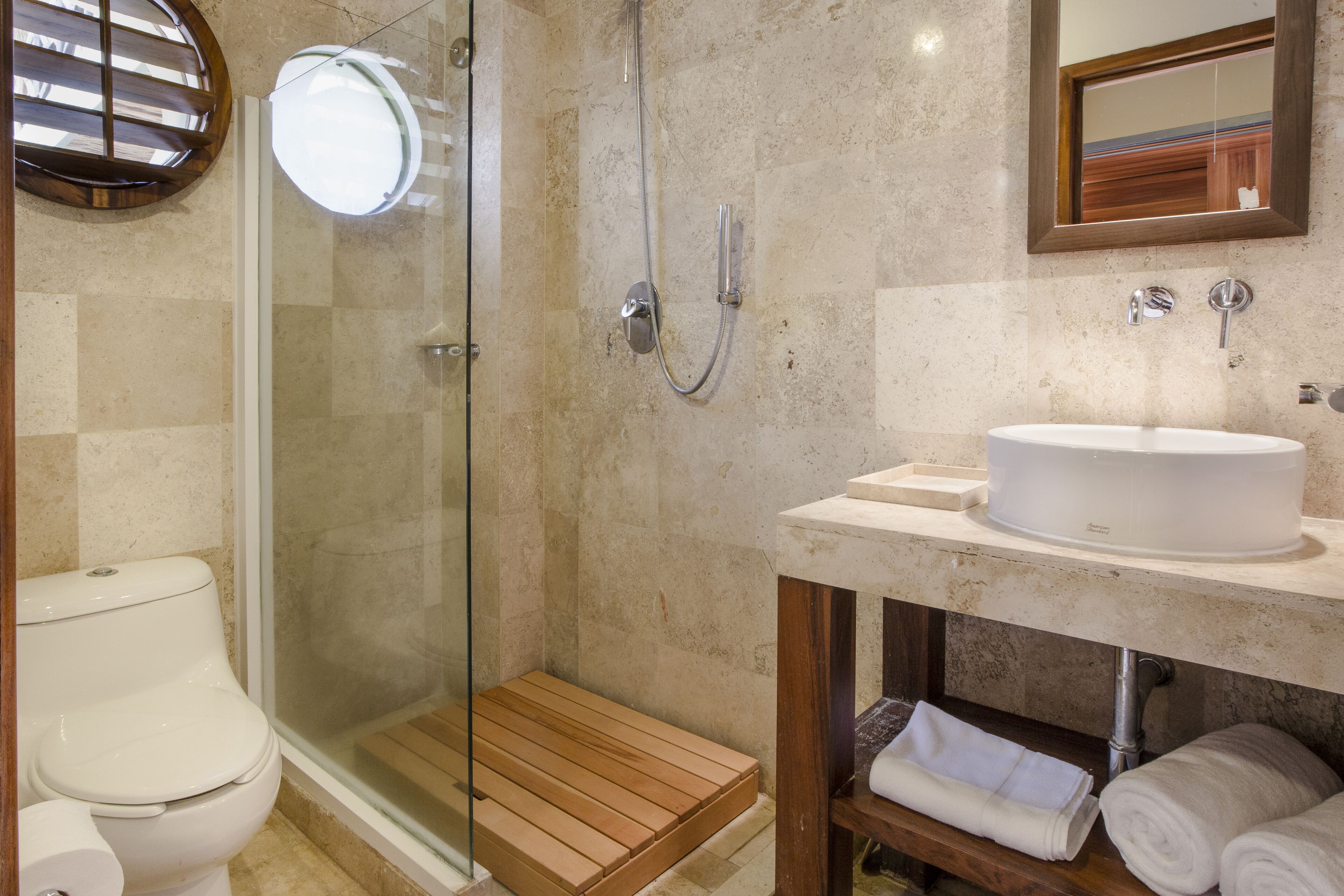 6 bed private room | bathroom | shower, towels
