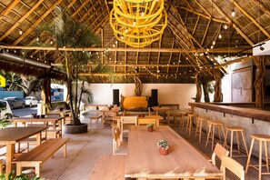 Outdoor dining - Selina Sayulita (Sayulita)