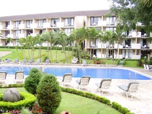 Outdoor pool - Tropical Rainforest House Near Arenal Volcano/La Fortuna. (La Fortuna)