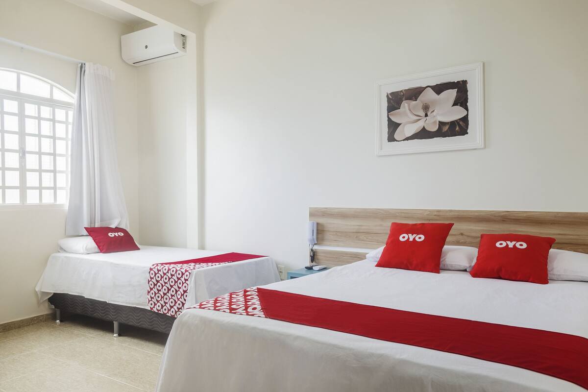 Minibar, soundproofing, WiFi (free), bed sheets