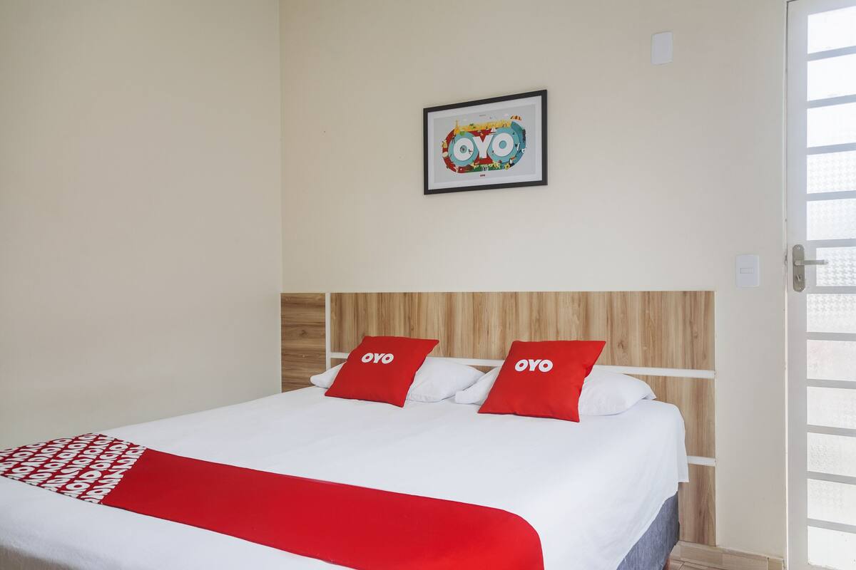 Minibar, soundproofing, WiFi (free), bed sheets