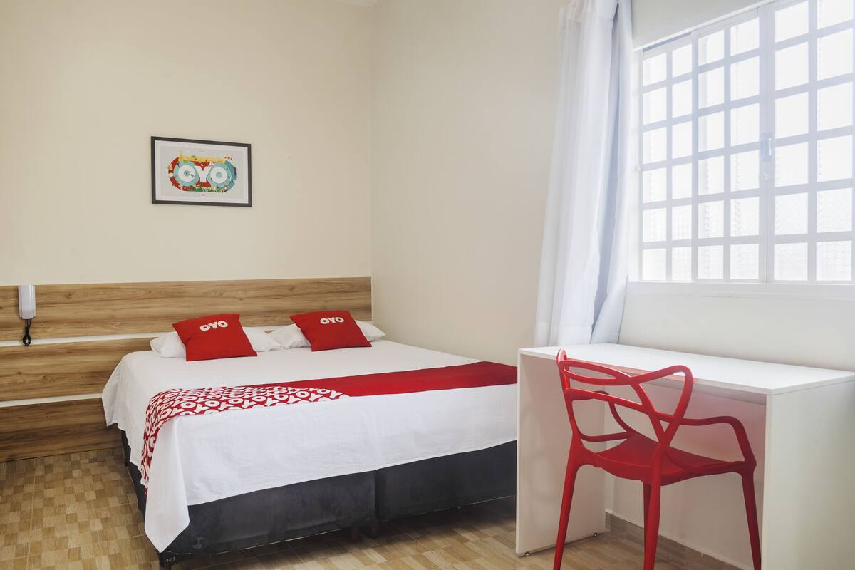 Minibar, soundproofing, WiFi (free), bed sheets