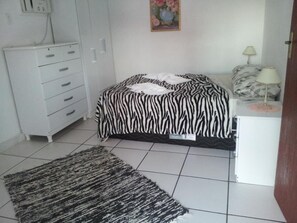 Wi-Fi de cortesia, roupa de cama