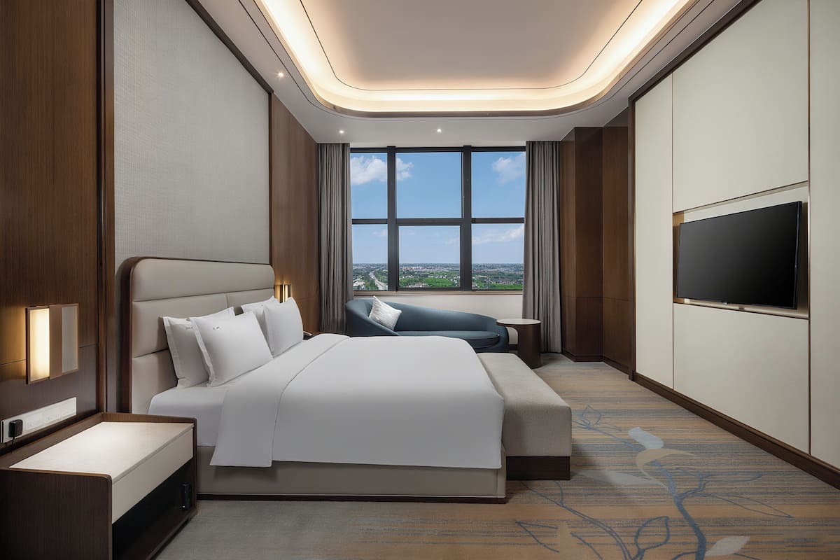 Minibar, in-room safe, desk, blackout curtains