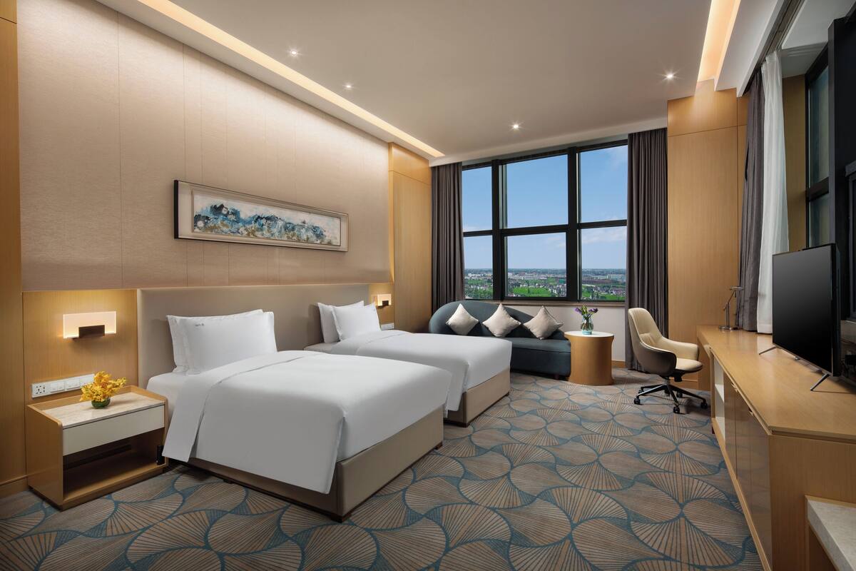 Minibar, in-room safe, desk, blackout drapes