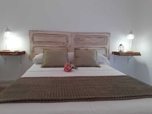 3 bedrooms, desk, soundproofing, iron/ironing board - Mirador de Zocodover (Toledo)