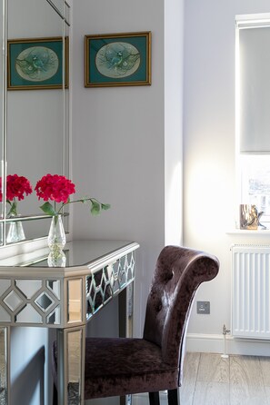 Living area - Cromwell Road Apartments (London)