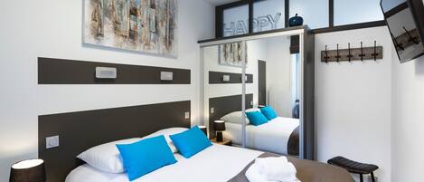 1 slaapkamer, een strijkplank/strijkijzer, gratis wifi, beddengoed