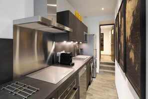 Réfrigérateur, micro-ondes, four, lave-vaisselle