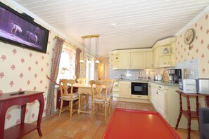 Fridge, microwave, oven, coffee/tea maker - Apartment Krauthahn cultivation in the green Alt-Westerland (Westerland)