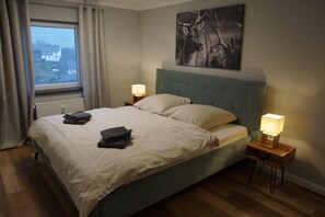 3 bedrooms, iron/ironing board, WiFi, wheelchair access