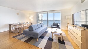 Smart TV, ping pong - NEW! Supreme Brickell Condo In The Sky, Free Parking/Gym/Pool Area/Steam Rooms (Miami)