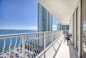 Property grounds - NEW! Supreme Brickell Condo In The Sky, Free Parking/Gym/Pool Area/Steam Rooms (Miami)