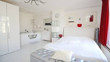 2 bedrooms, in-room safe, soundproofing, iron/ironing board