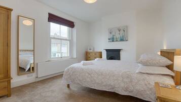 Cottage | 3 bedrooms, free WiFi, individually decorated, individually furnished