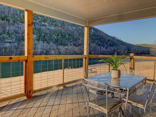 The Upper Deck on Riverview