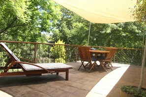 Appartement Luxe, 1 chambre, coin cuisine, vue jardin | Terrasse/Patio