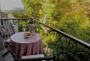 Terrace/patio - Aan De Vliet Guest House (Stellenbosch)