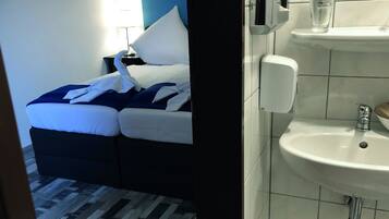Premium Single Room | Bathroom | Shower, hair dryer, towels, soap