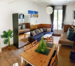 Living area - Homestay CityCenter (Barcelona)